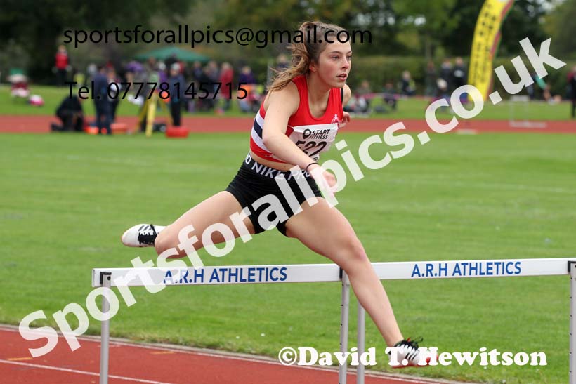 300 metres hurdles, NECAA Open Meeting, Morpeth, Sunday, September 27th. David T. Hewitson/Sports for All Pics